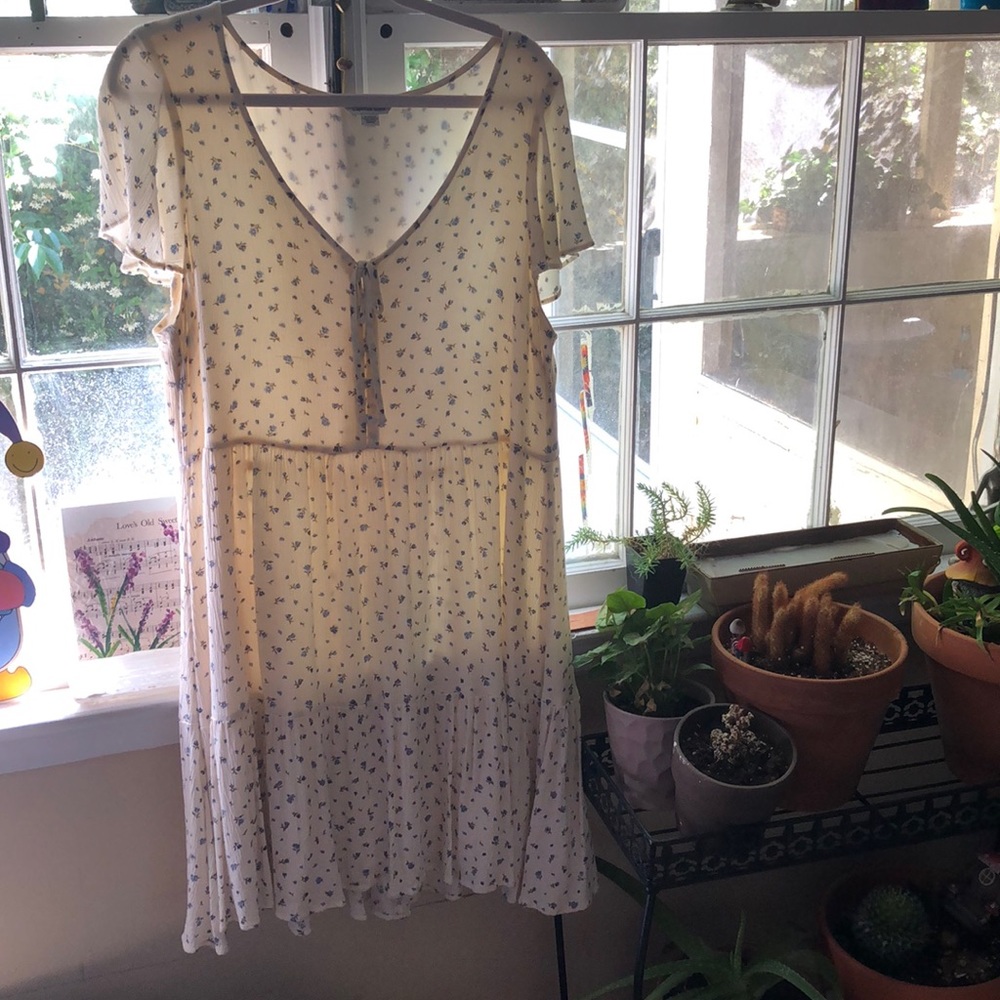 American Eagle flower dress